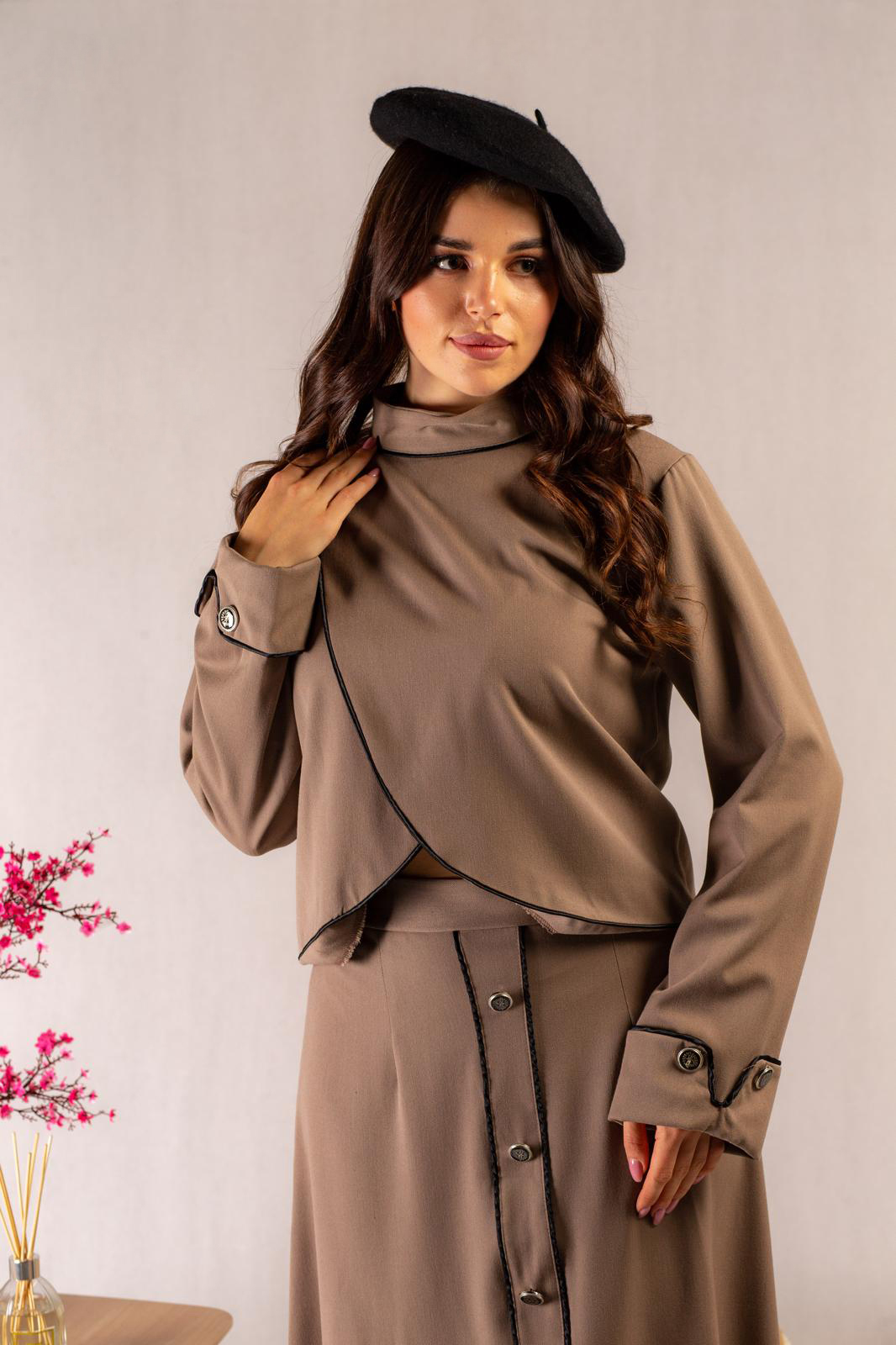 11e7a052-fe4b-43d2-87c2-bde6104ee494 SKIRT SUIT - 2070 - Image 5